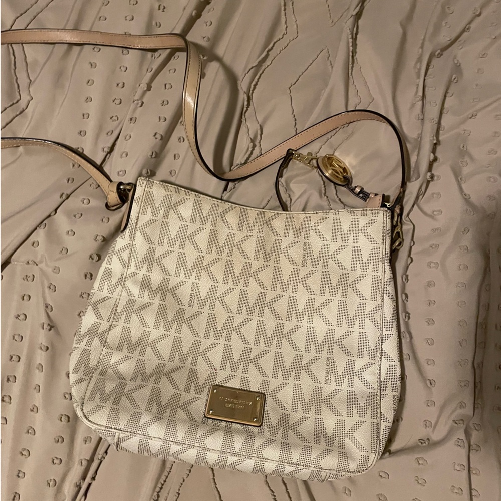 Michael kors cross body